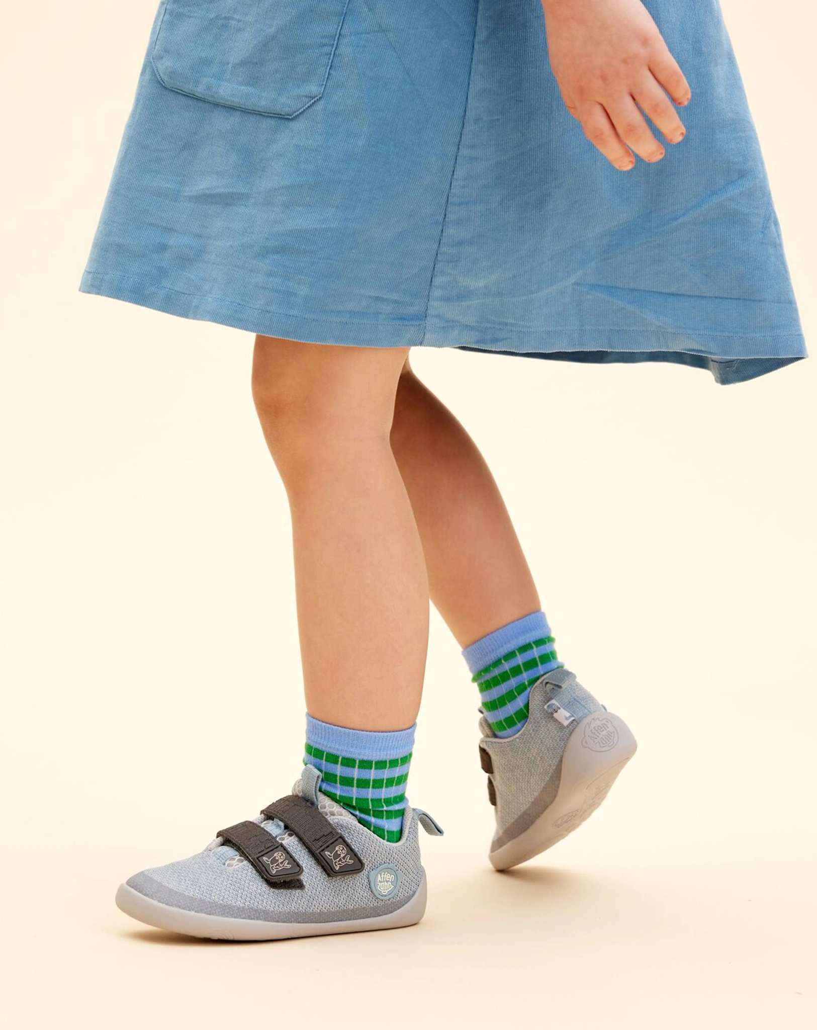 Strick-Halbschuhe HAPPY ROBBE in hellblau