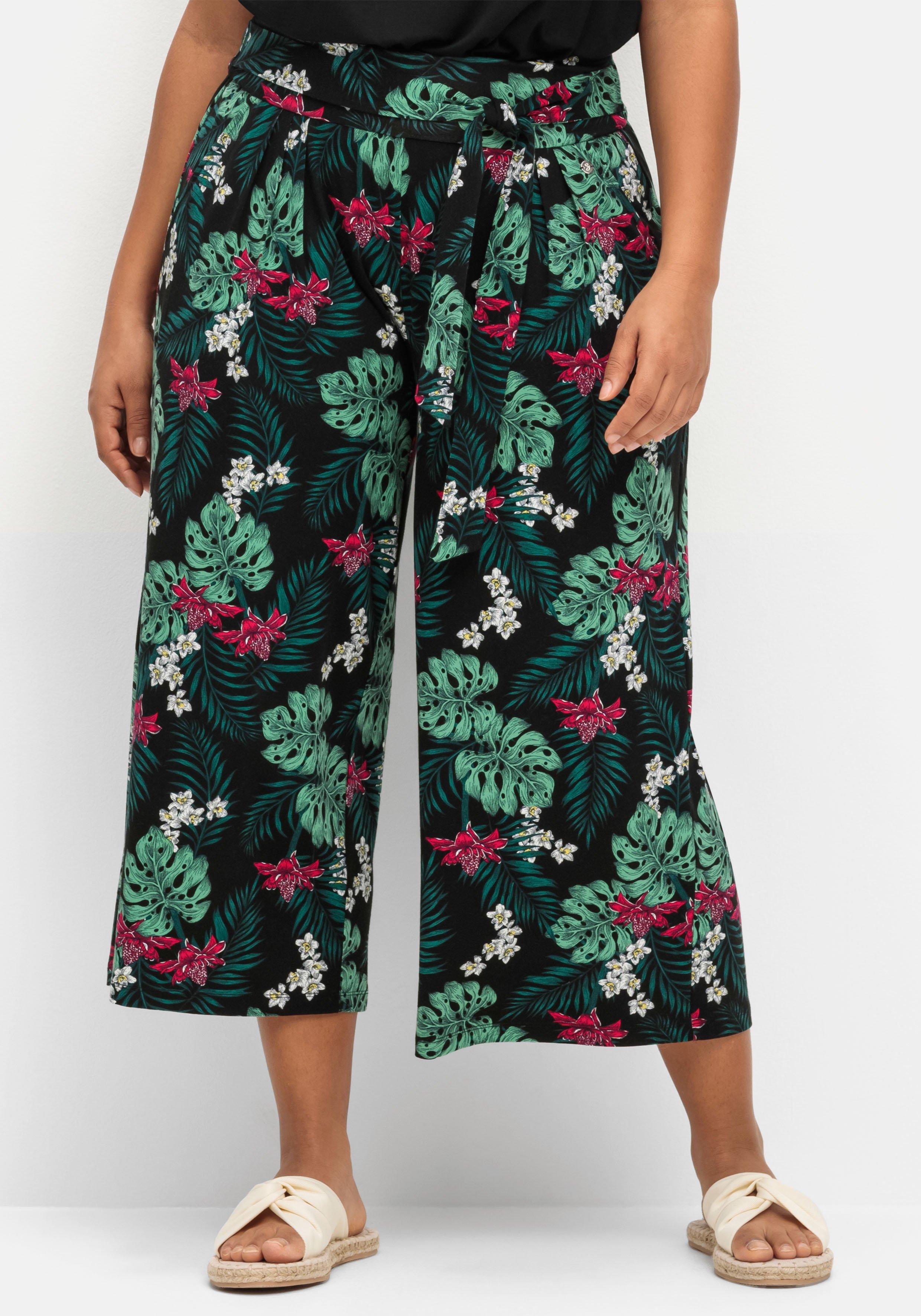 Sommerhose mit tropischem Print, in Culotte-Form