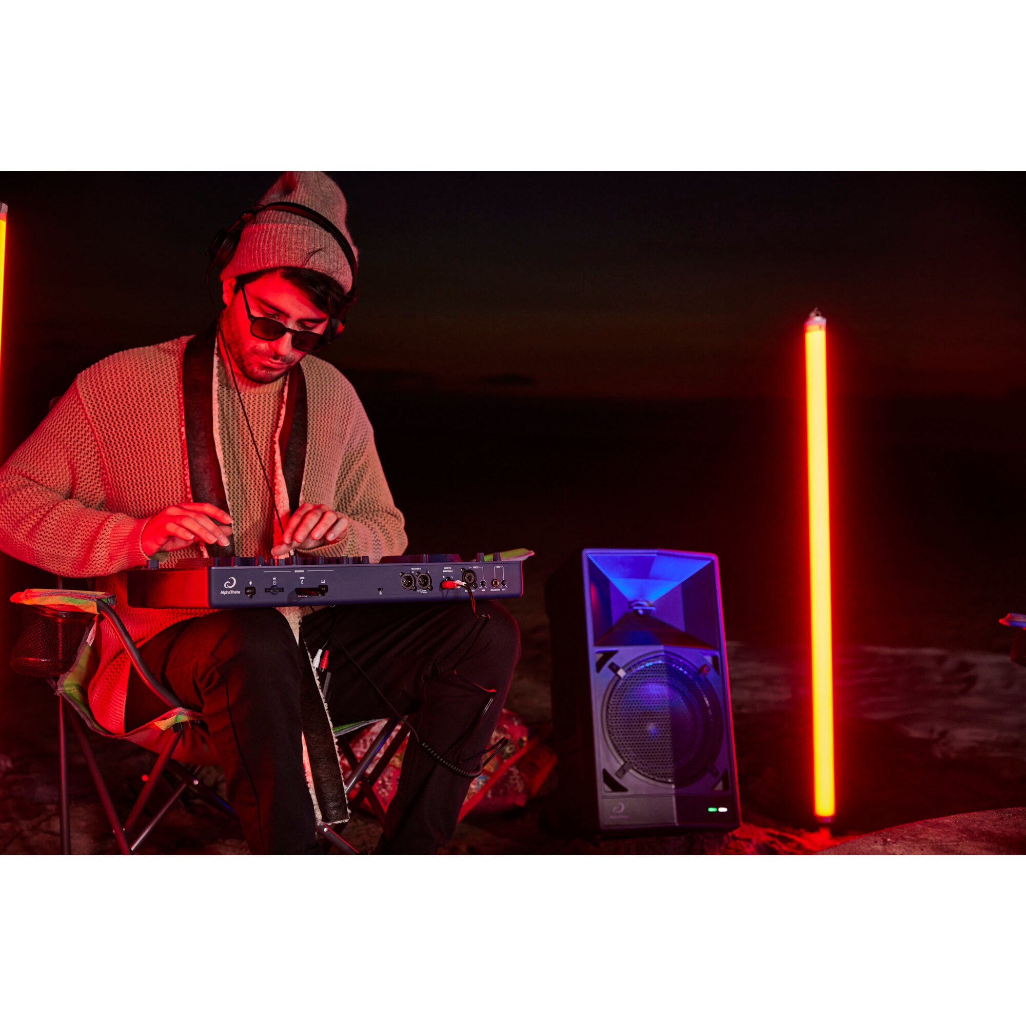 AlphaTheta Omnis-Duo all-in-one mobiel DJ-systeem