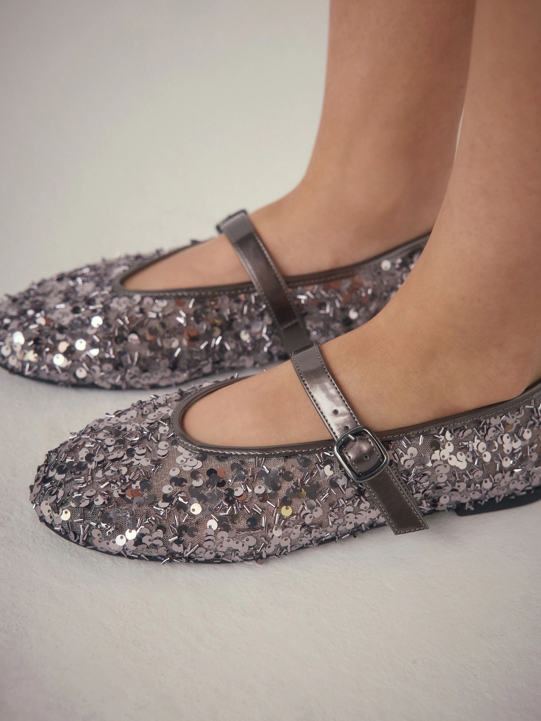 Tinkleurig met lovertjes - Forever Comfort® Embellished Sequin Mary Jane Shoes