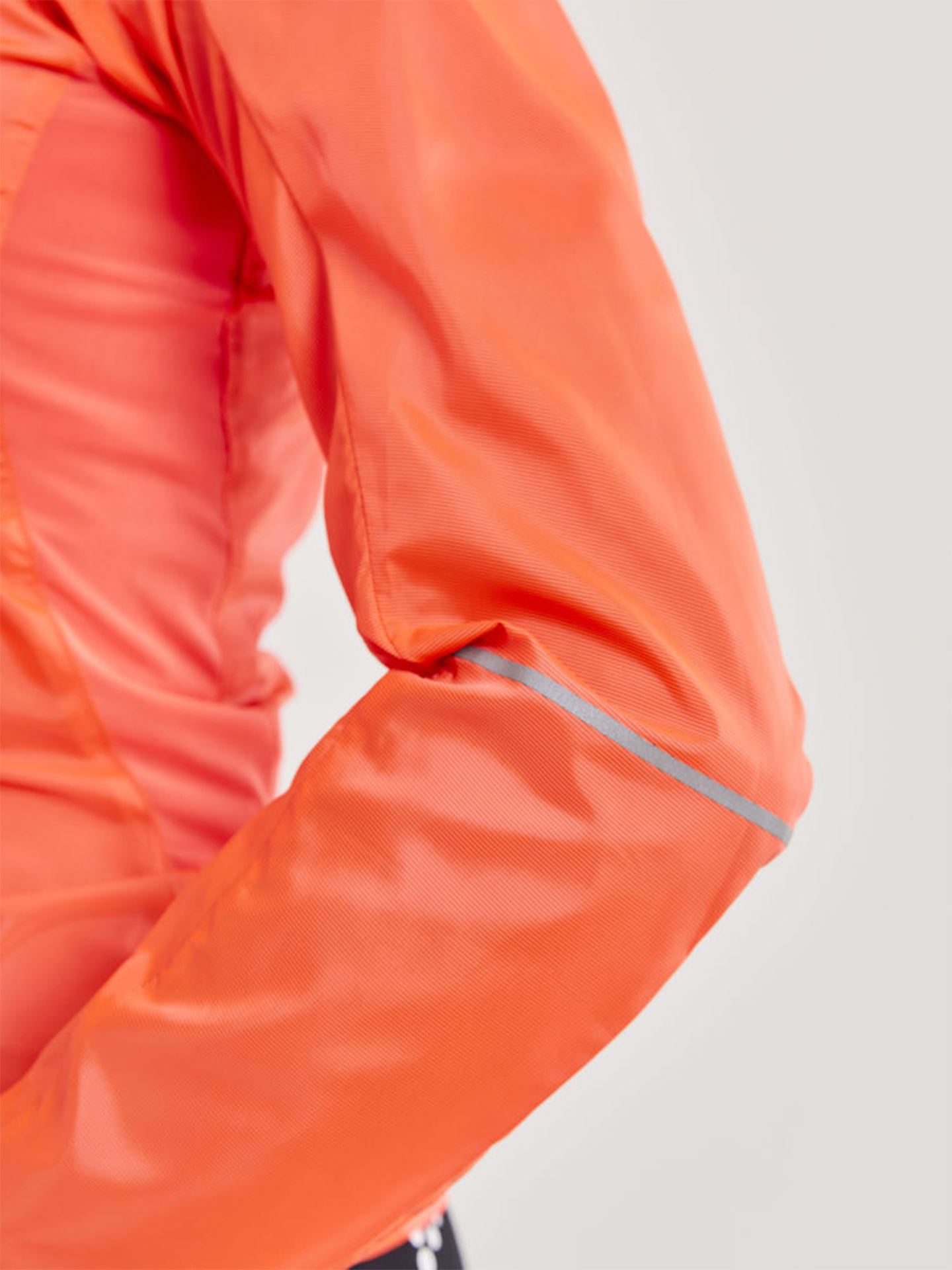Essence Light Wind Jacket
