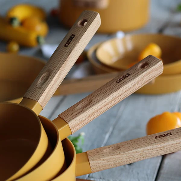 Casserole Ector induction aluminium revêtu manche en bois 18 cm jaune