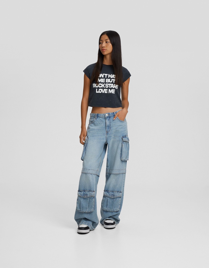 Camiseta de manga curta com estampa de efeito desbotado