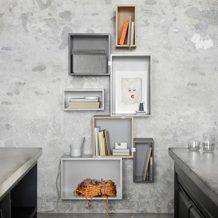 Muuto - Stacked System Regalmodul mit Rückwand, medium / hellgrau