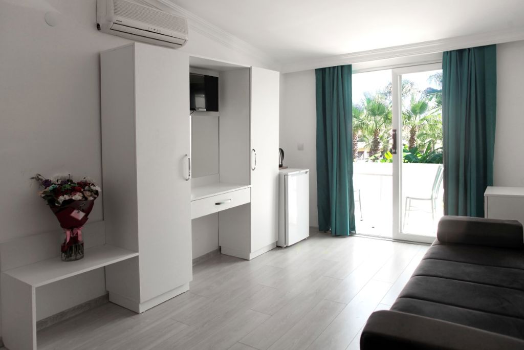 Fly & Go Navy Boutique Hotel Logies en ontbijt - Hotel