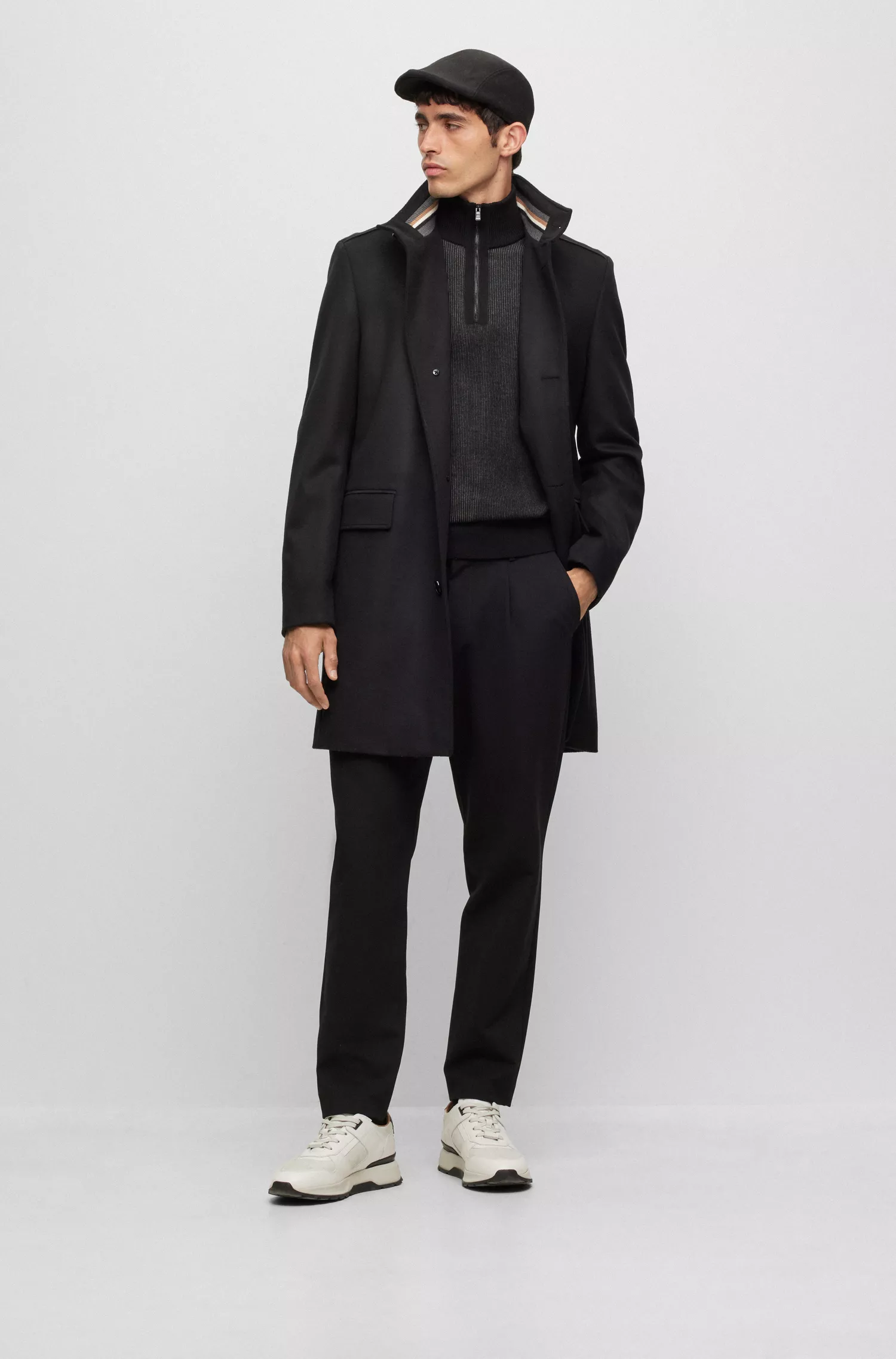 Casaco BOSS preto de corte regular em lã virgem e cashmere.