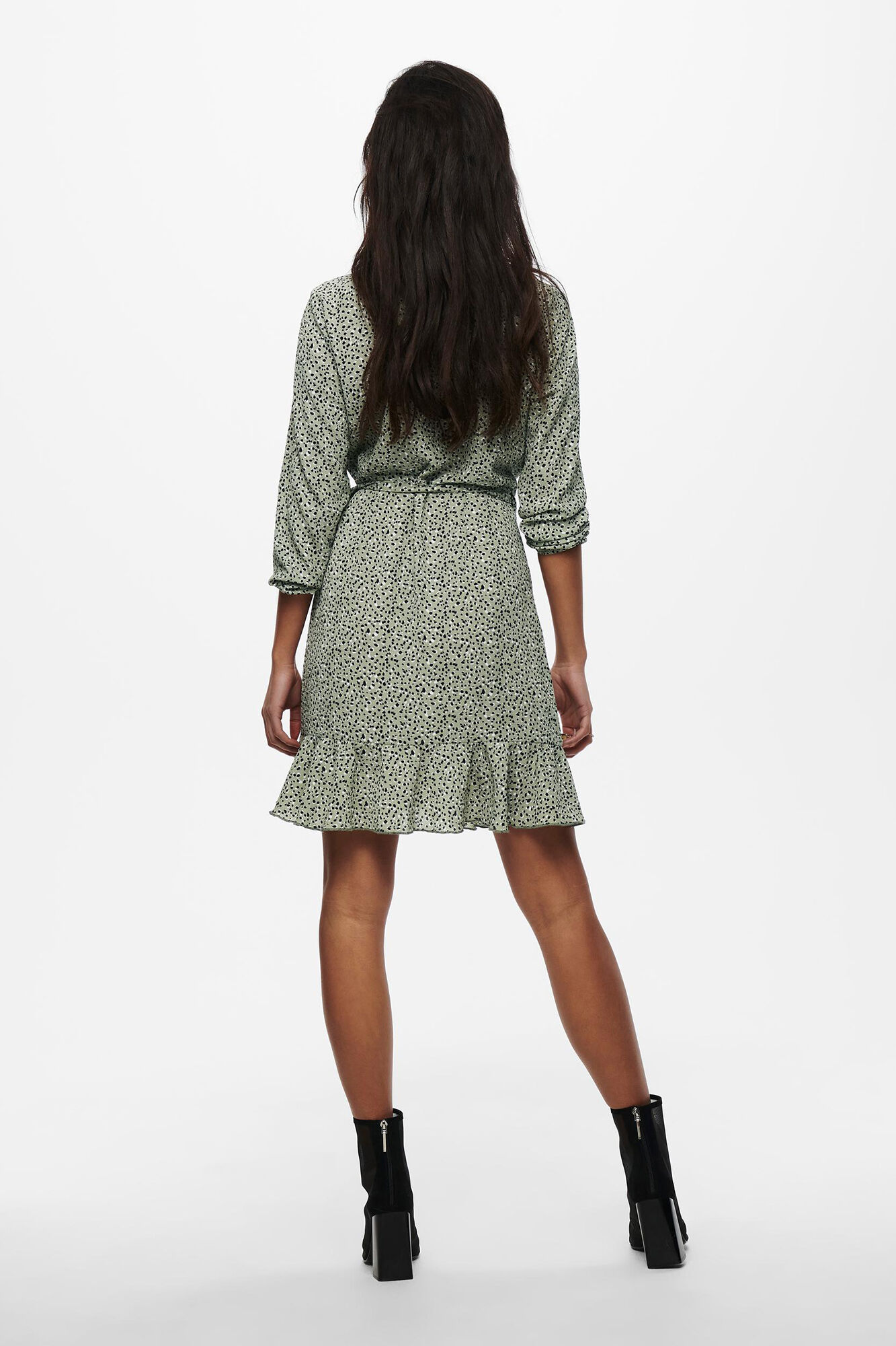 Vestido envelope com babados