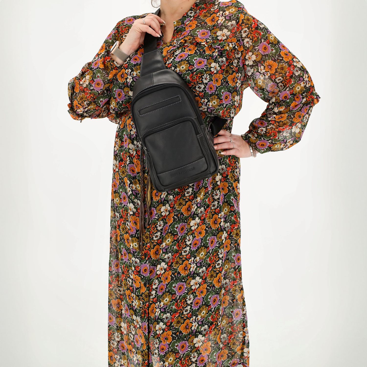 Hide & Stitches Japura Slingbag black