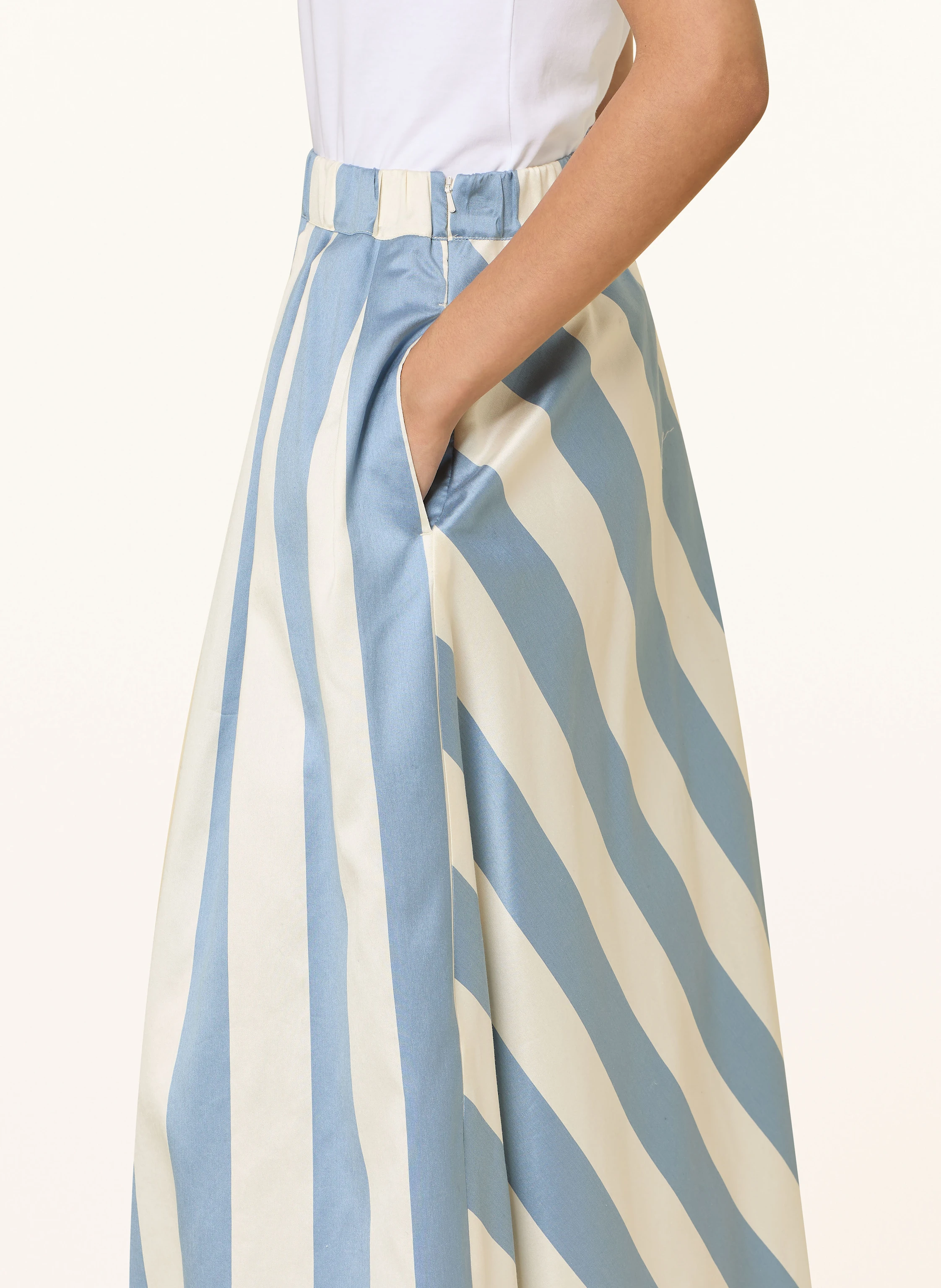 WEEKEND Max Mara Rock VIDIM