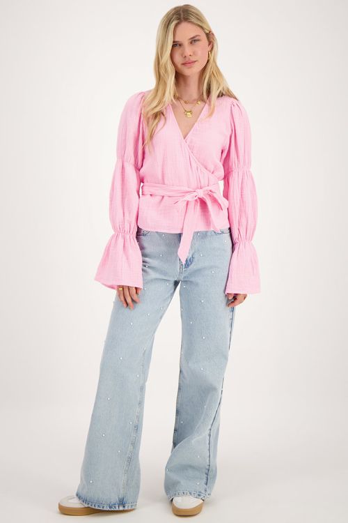 Roze blouse met wijde mouwen en strik