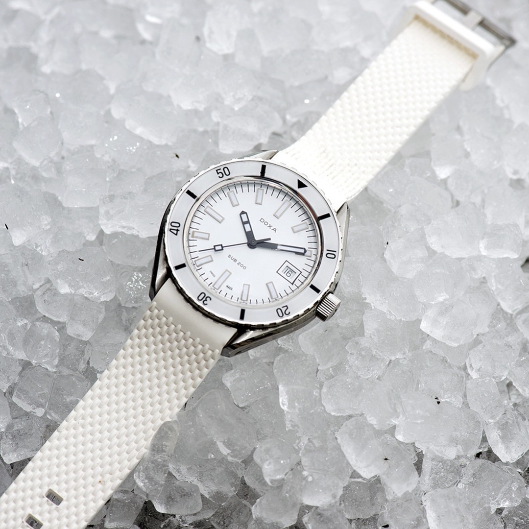 Doxa SUB 200 Whitepearl Sapphire