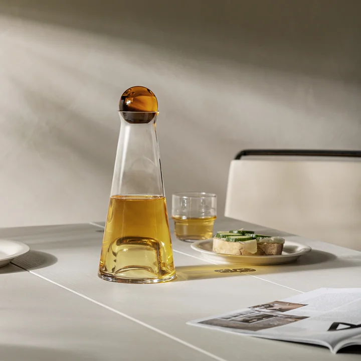 Design House Stockholm - Fia Karaffe, H 25 cm, klar / bernstein
