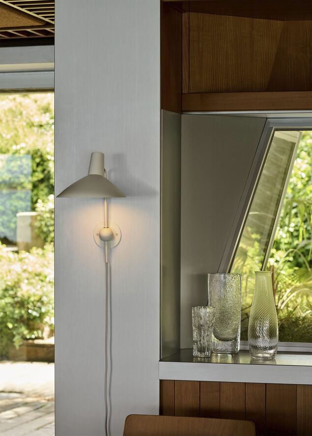 &Tradition Tripod Wall Lamp HM12