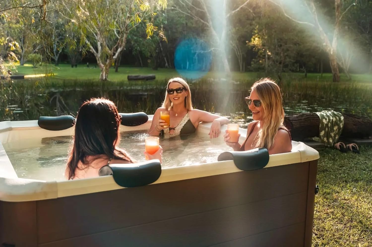 MSpa Whirlpool Oslo Amber Aero Plus 180x180x65 cm – Aufblasbarer Whirlpool für 6 Personen mit 140 Luftdüsen & 8 Hydromassagedüsen, LED-Beleuchtung, PTC-Heizung bis 40 °C, Rhino Tech™ 6-Schicht