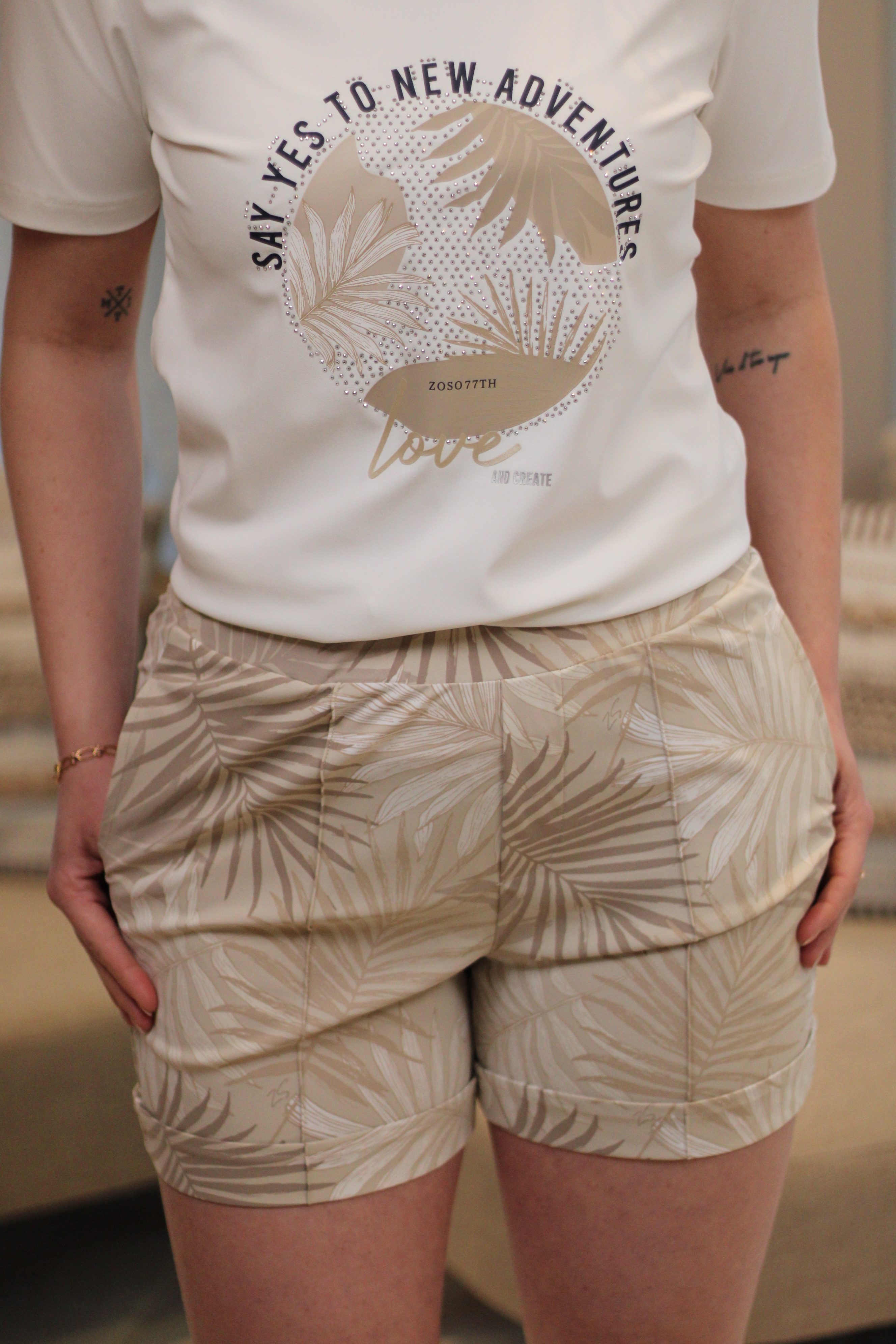 Zoso - Nancy Printed Travel Short - Sand