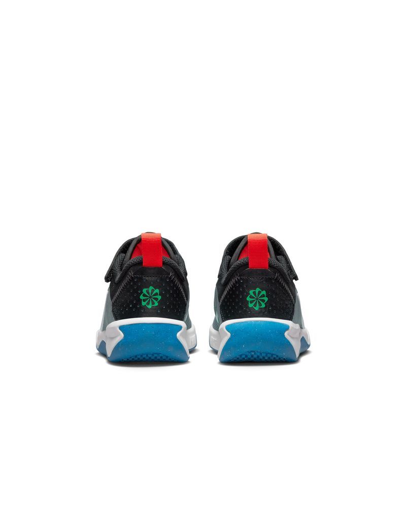 Chaussures Nike Omni Multi-Court Noir & Gris pour enfant