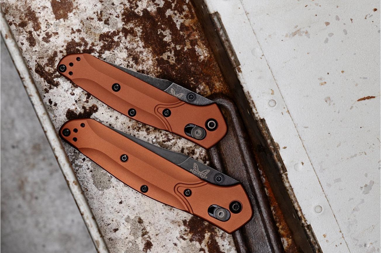 Benchmade 945BK-03 Mini Osborne, DLC Battlewash CPM MagnaCut, Burnt Copper Aluminum zakmes, Warren Osborne design