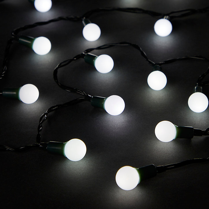 Guirlande lumineuse LED intérieure et extérieure blanc froid câble vert 8 fonctions 13,52 m décor boule