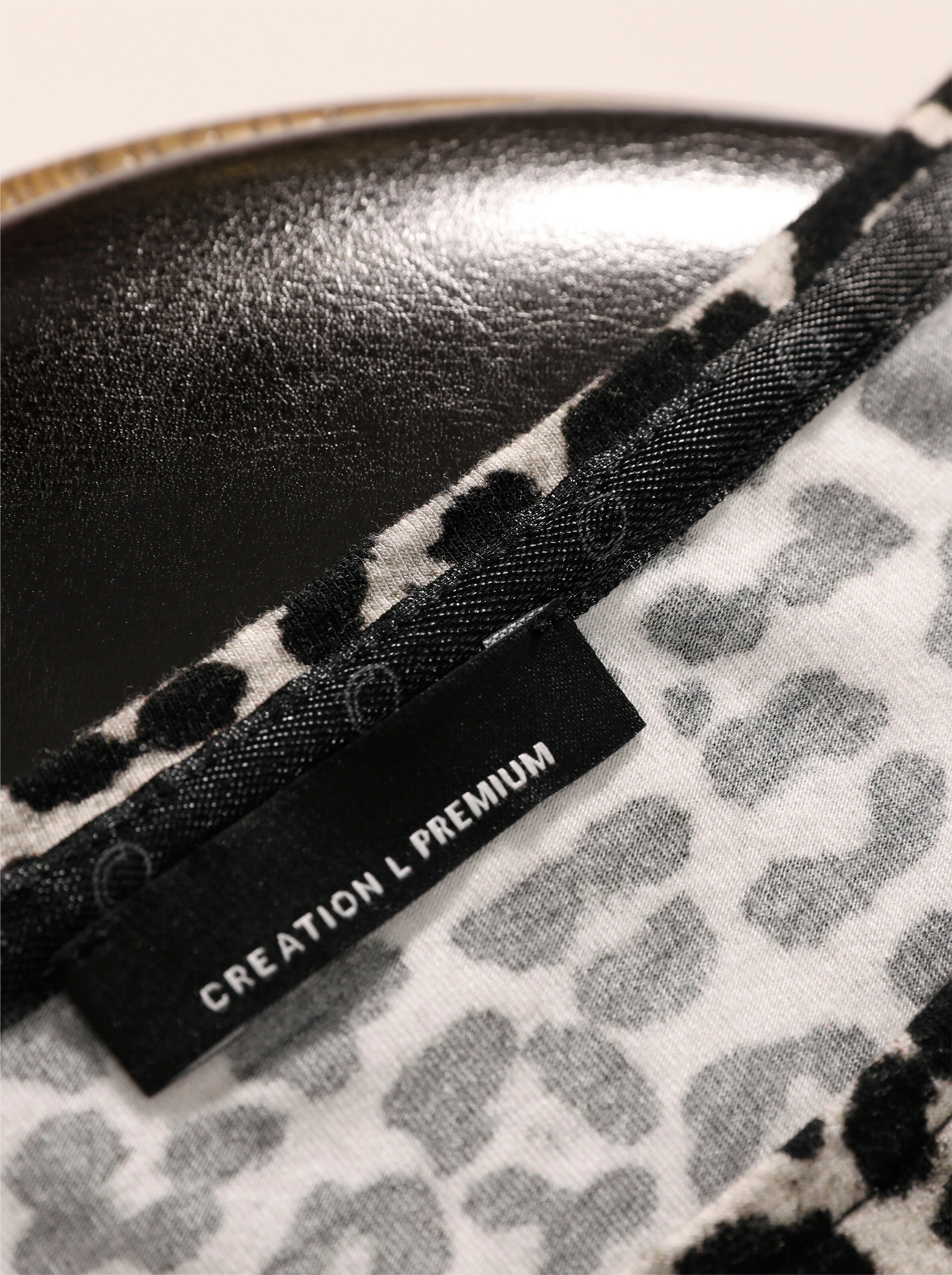 CREATION L PREMIUM Viskose-Seiden-Shirt in elfenbein-schwarz-bedruckt