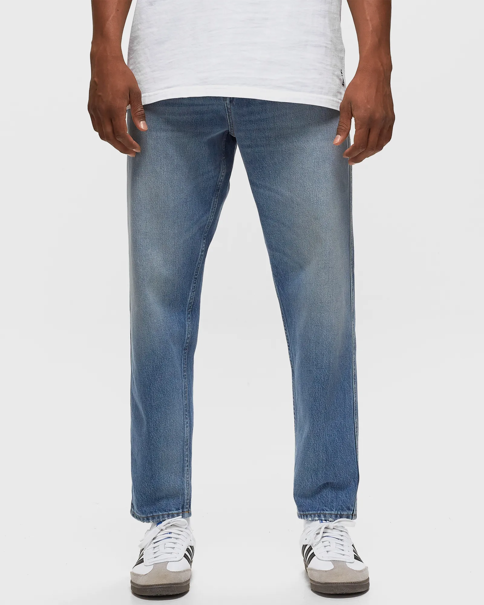 CLOSED X-LENT TAPERED