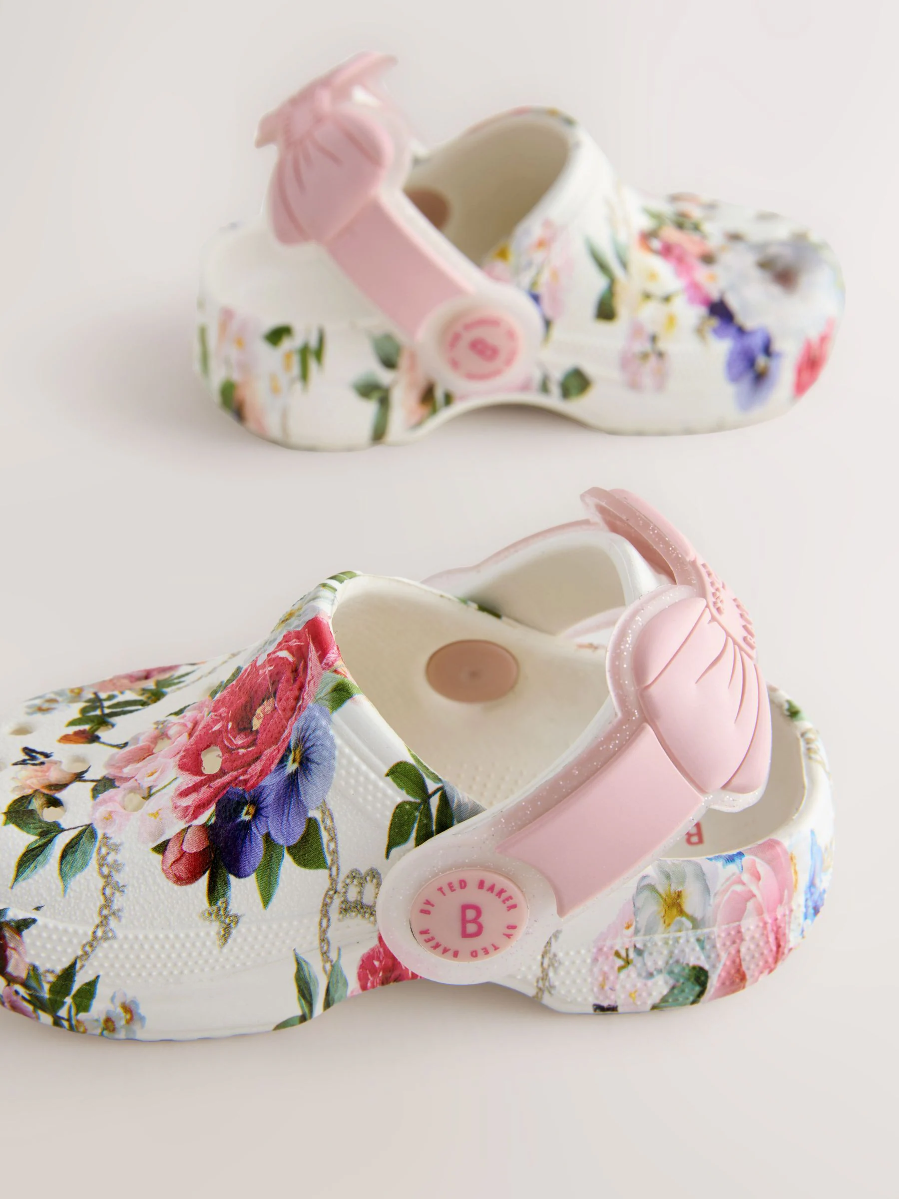 Bloemenmotief - Baker by Ted Baker Baby Girls Clog Sandals With Bow