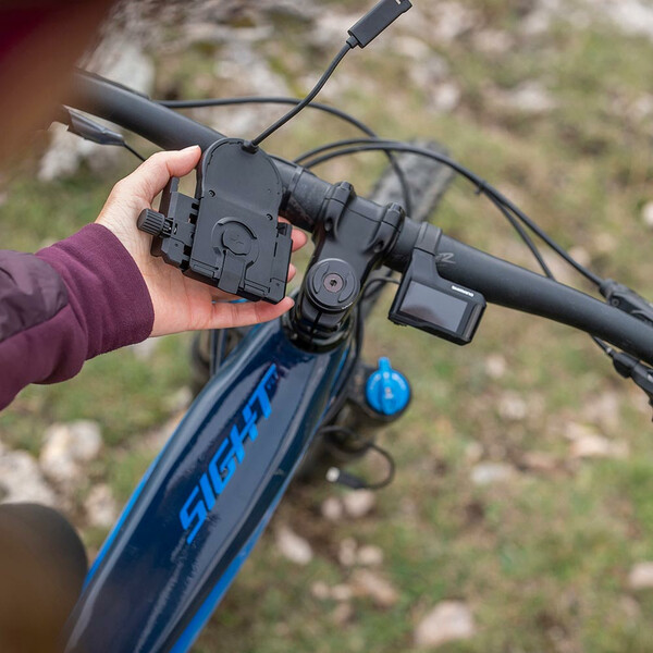 SP Connect - Pince universelle avec chargeur induction SPC+