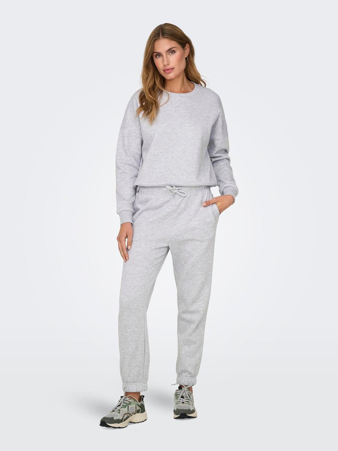 ONLFAVE Normal geschnitten Jogginghose Light Grey Melange
