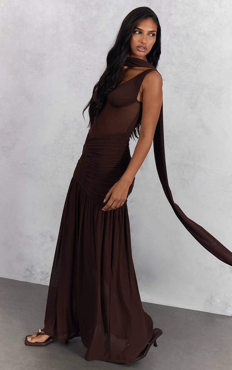 Chocolat Robe Longue En Mesh Avec Détail Foulard