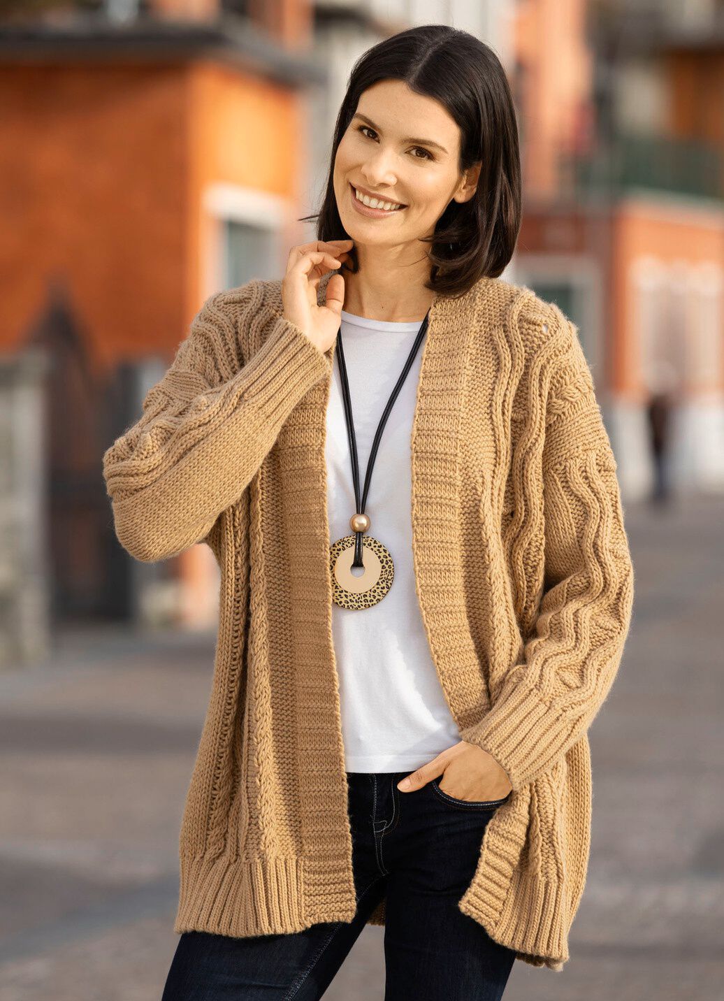 Strickjacke in Grobstrick