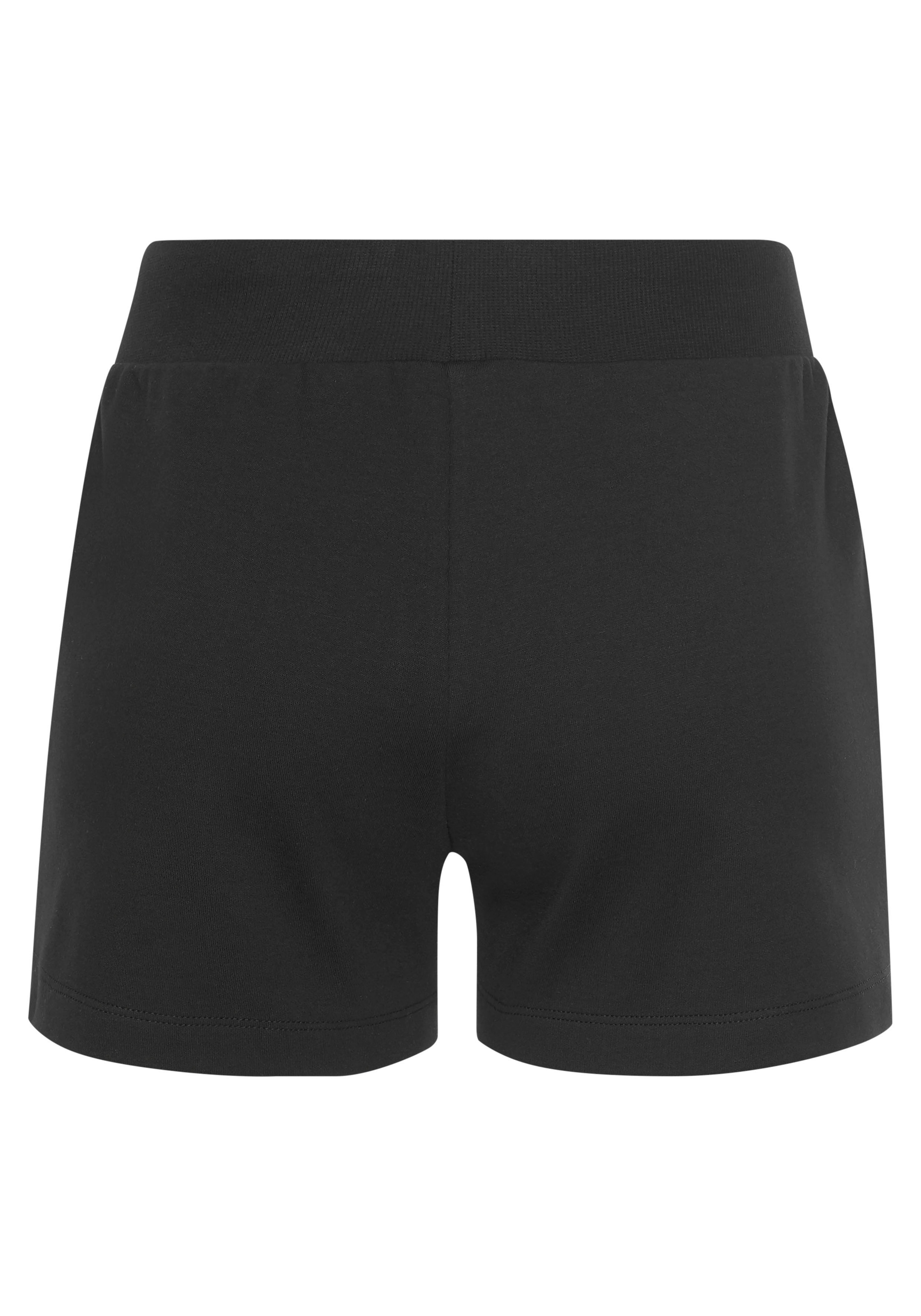 Bench. Loungewear Relaxshorts  mit kleiner glänzenden Logostickerei, Loungeanzug