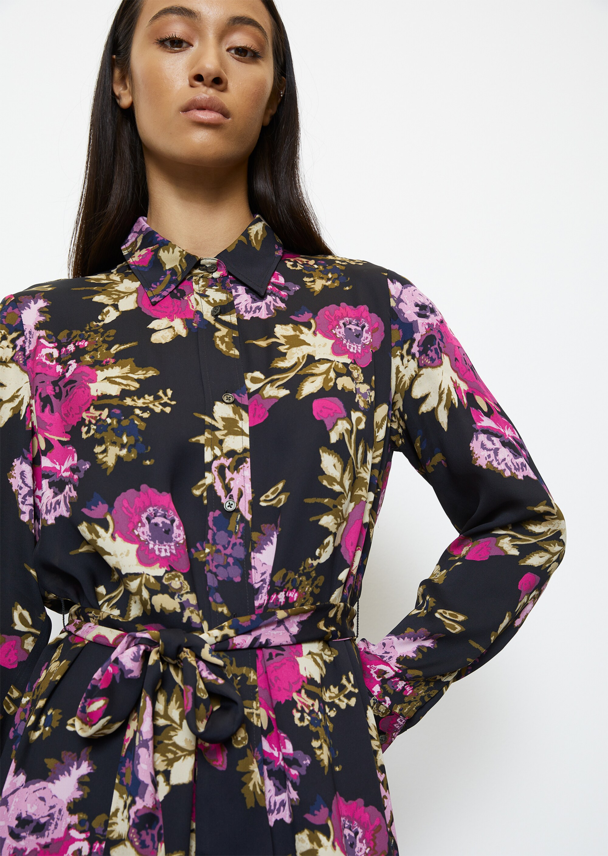 Hemdblusenkleid loose aus fließendem Viskose-Crêpe
