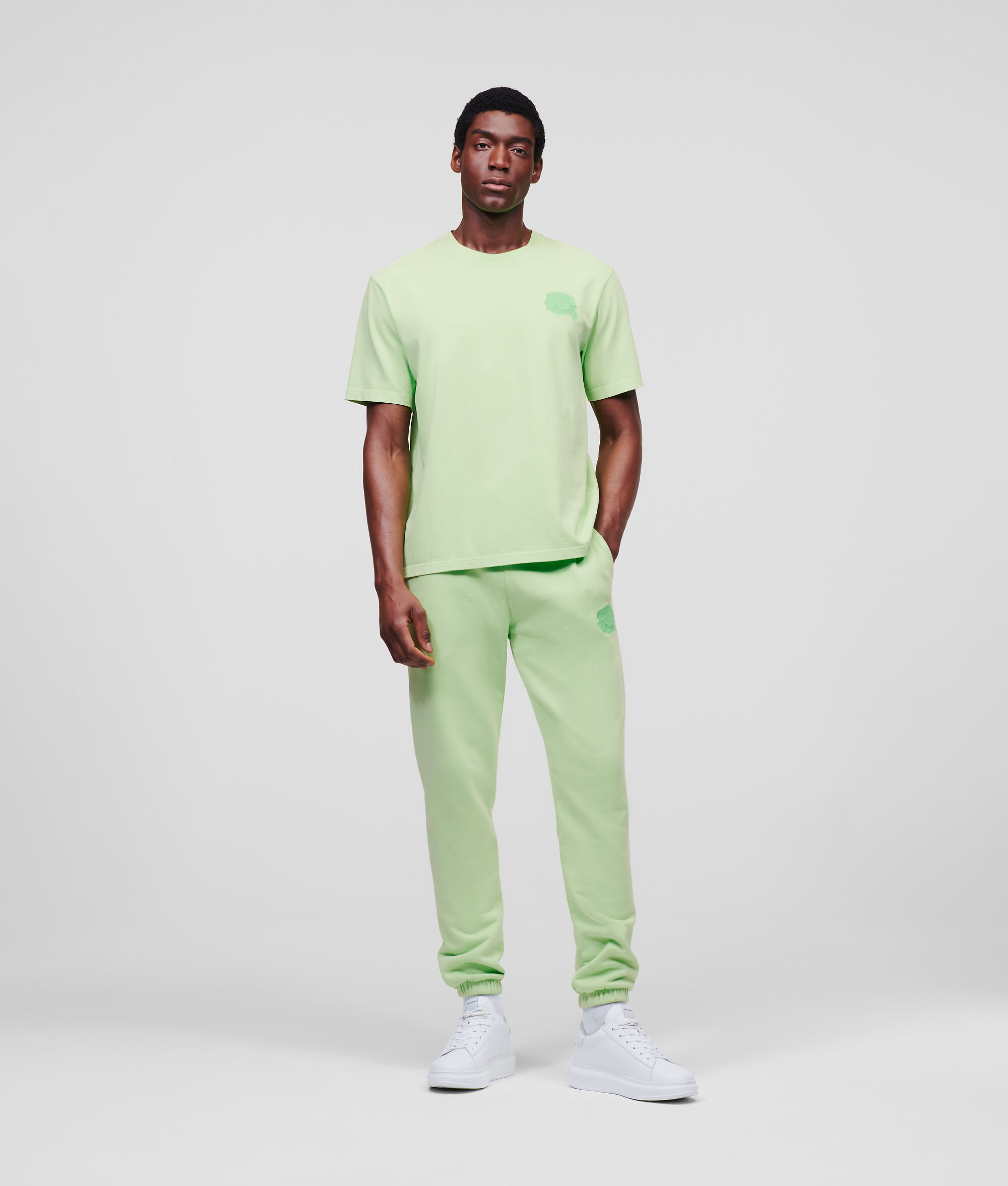 T-SHIRT TON SUR TON AVEC ÉCUSSON KARL IKONIK
