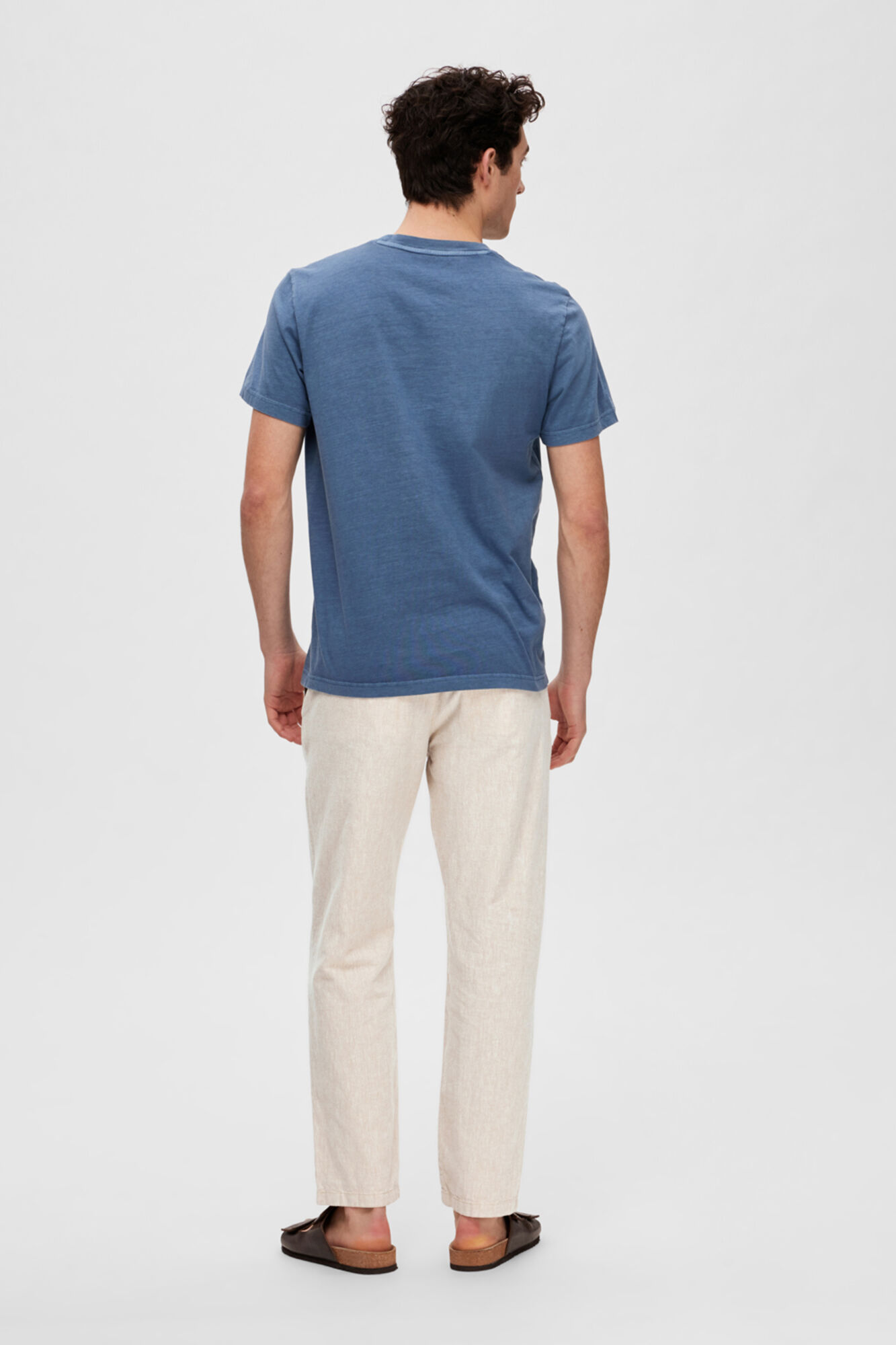 Camiseta de manga curta em algodão orgânico com detalhe de logotipo. - Azul
