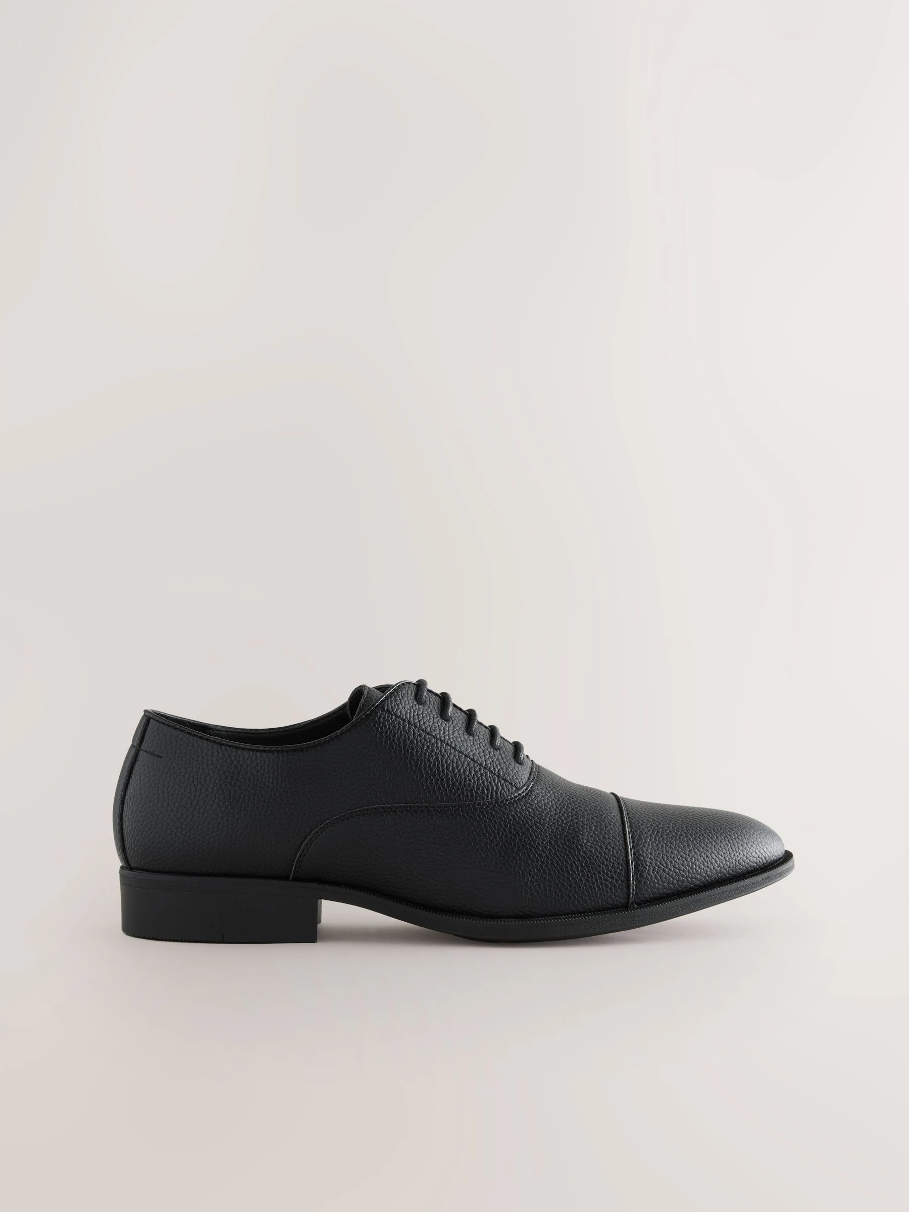 Zwart - Oxford-schoenen met neusstuk