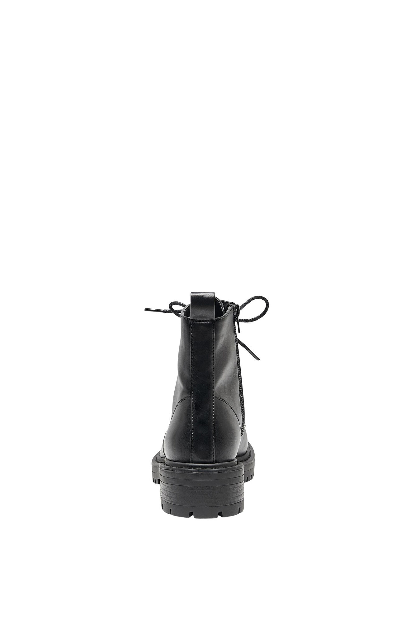 Bota de cano curto em couro sintético com cadarços