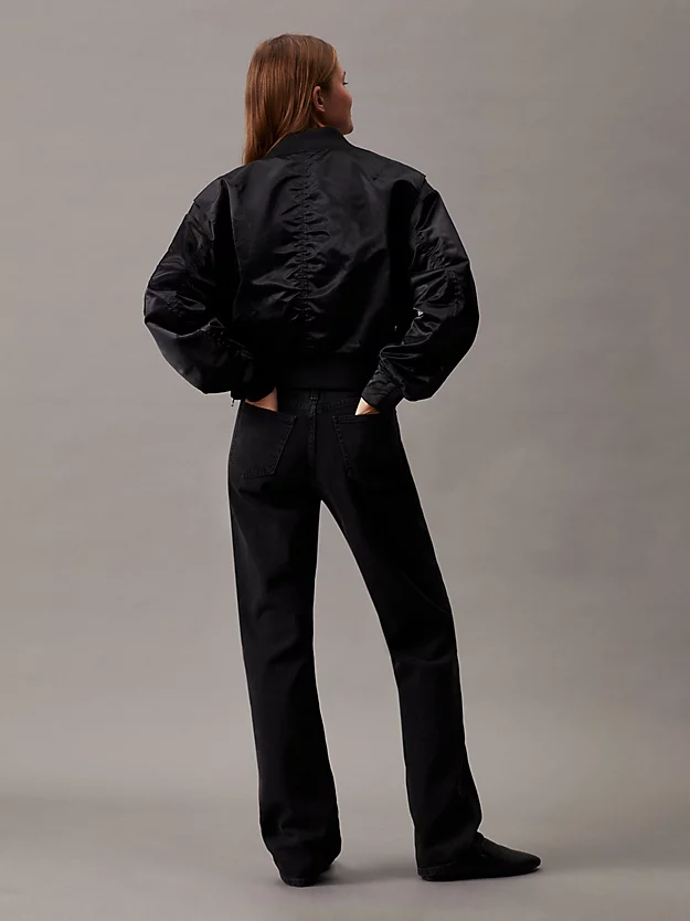 Calça jeans reta de cintura alta