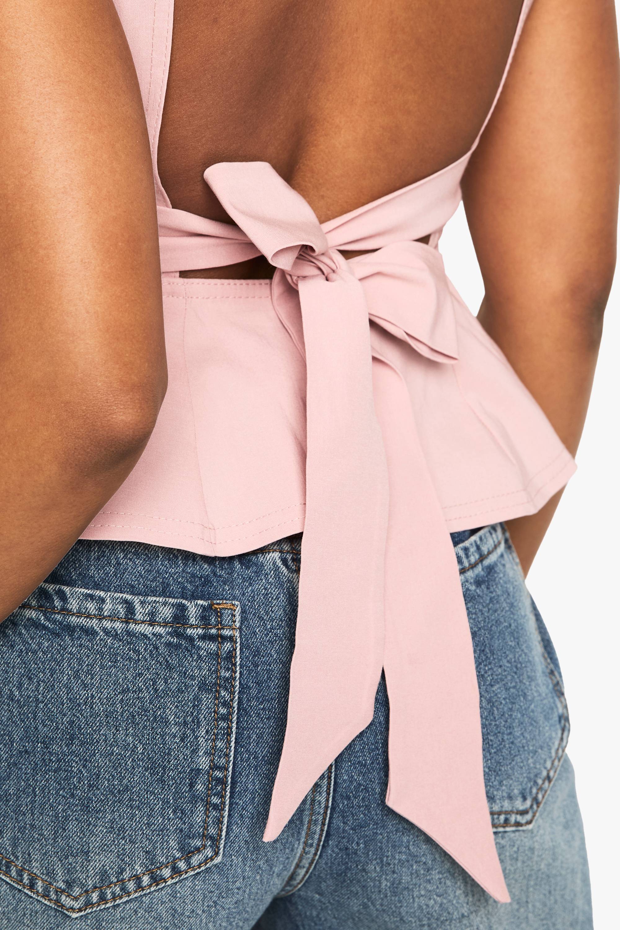 boohoo Bengaline Haut Peplum Noué à Dos Ouvert