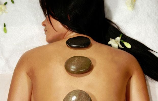 Hot Stone Massage in Wiesbaden als Geschenk