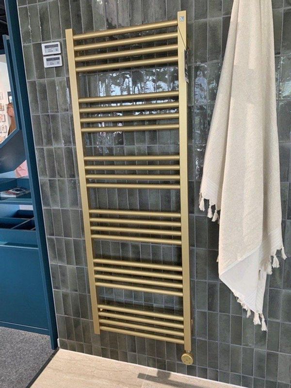 Crosswater MPRO Elektrische Handdoekradiator - Geborsteld Messing - 600 Watt