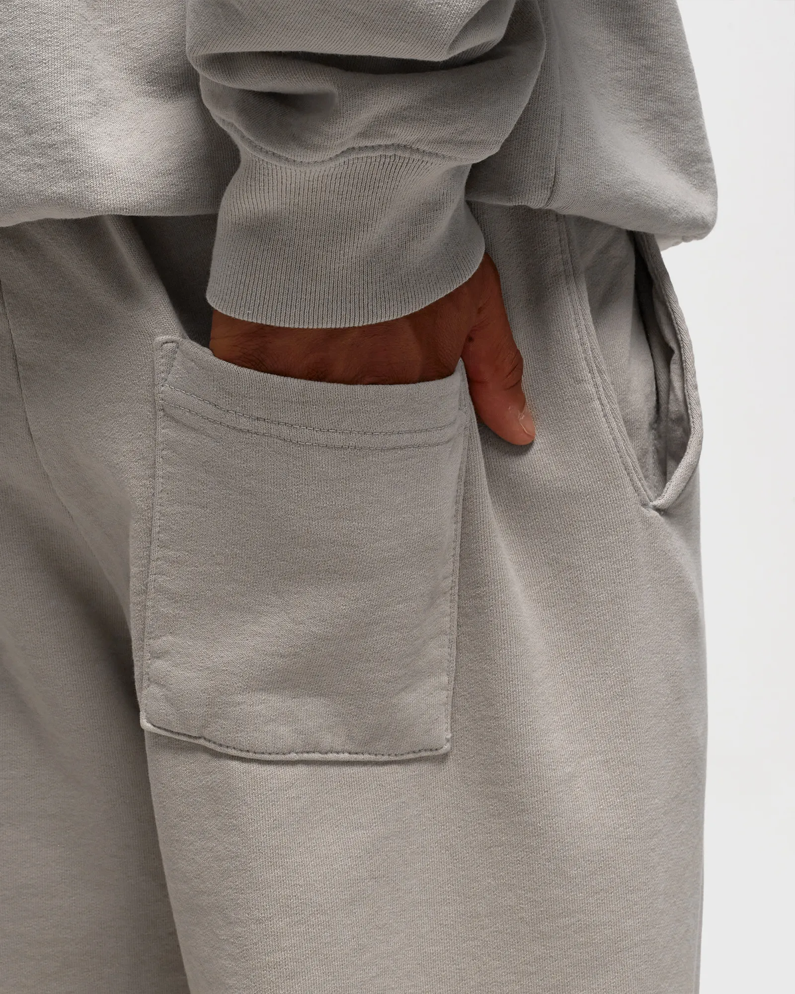 Sporty & Rich WELLNESS STUDIO SWEATPANT