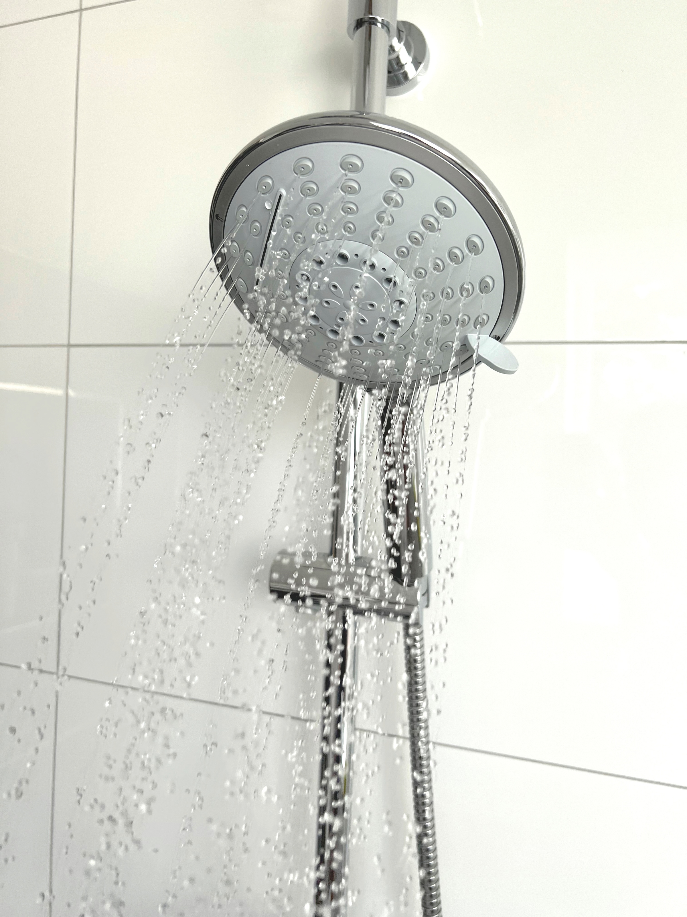 ADOB Handbrause »Wellness Happy N« 1 Stk. tlg. 4 Strahlfunktionen inkl. Schwallstrahlfunktion, Ø 15 cm