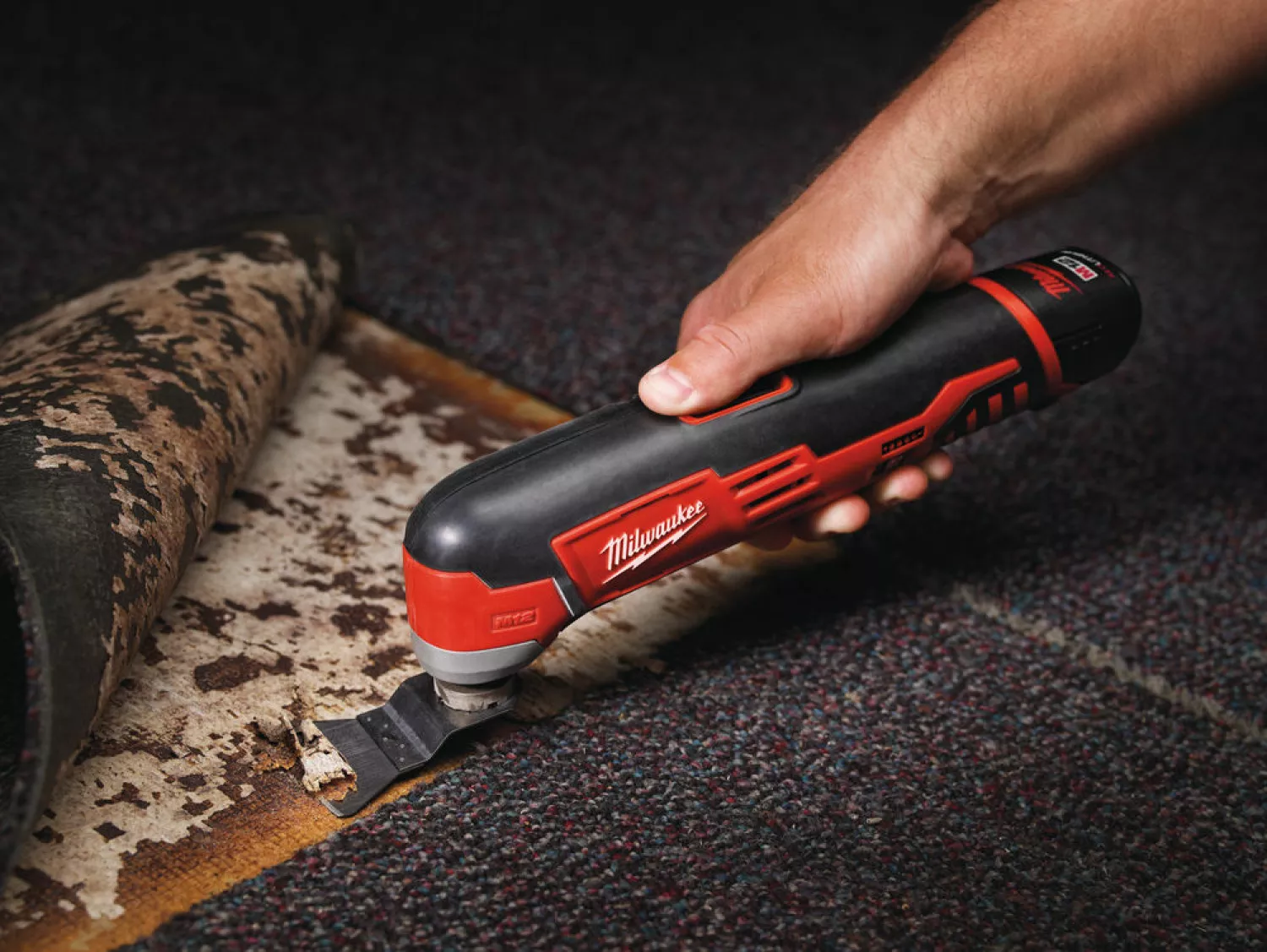 Milwaukee C12 MT-402B 12V Li-Ion Accu multitool set (2x 4.0Ah accu)   8 delige accessoireset in tas - variabel