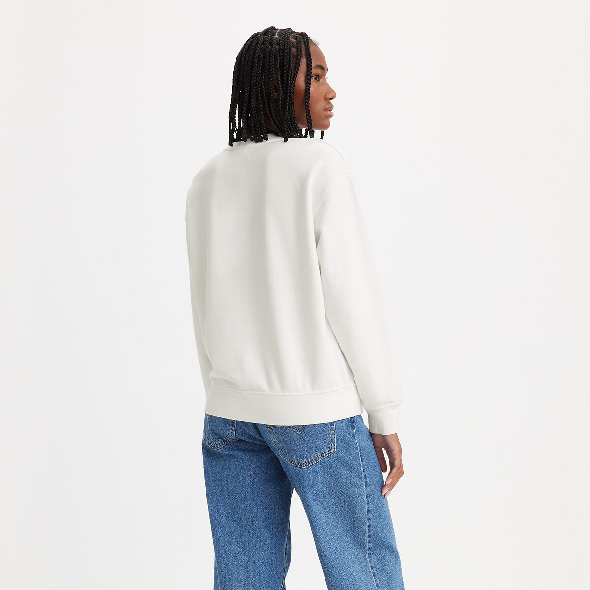 Suéter de gola redonda Levi's, com logo no peito.