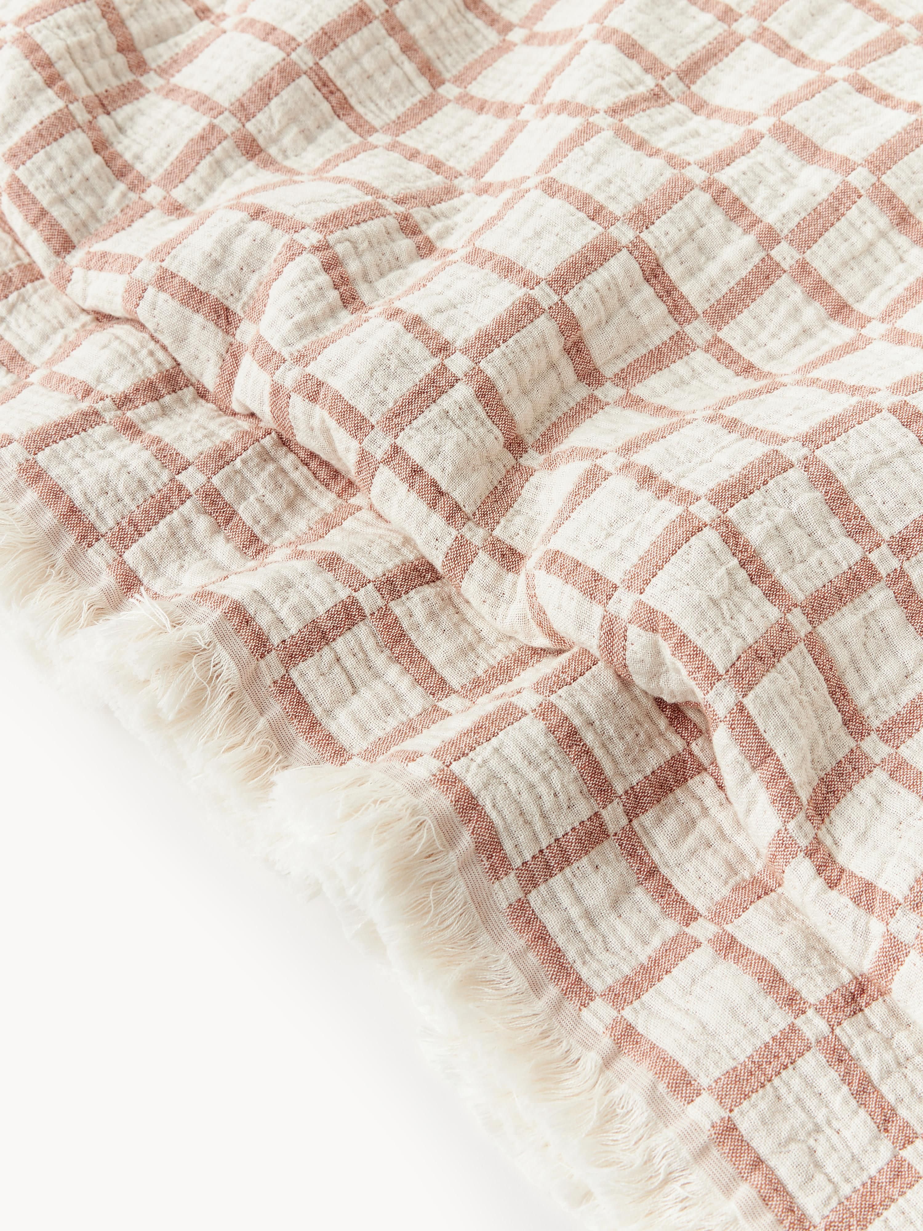 Gewassen mousseline bedsprei Ronia met franjes