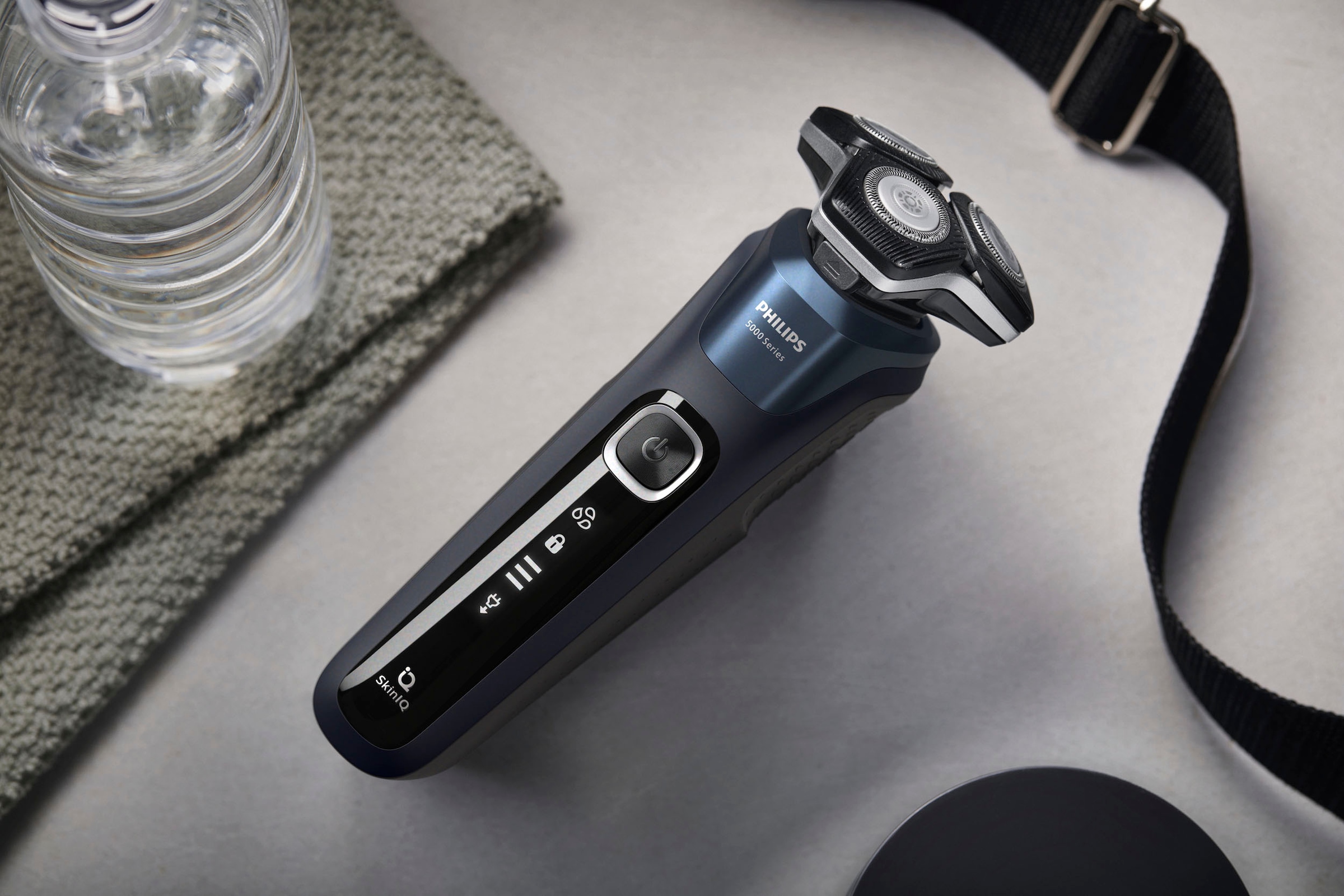Philips Elektrorasierer »Shaver Series 5000 S5885/35« ausklappbarer Präzisionstrimmer Etui, Ladestand, mit SkinIQ Technologie