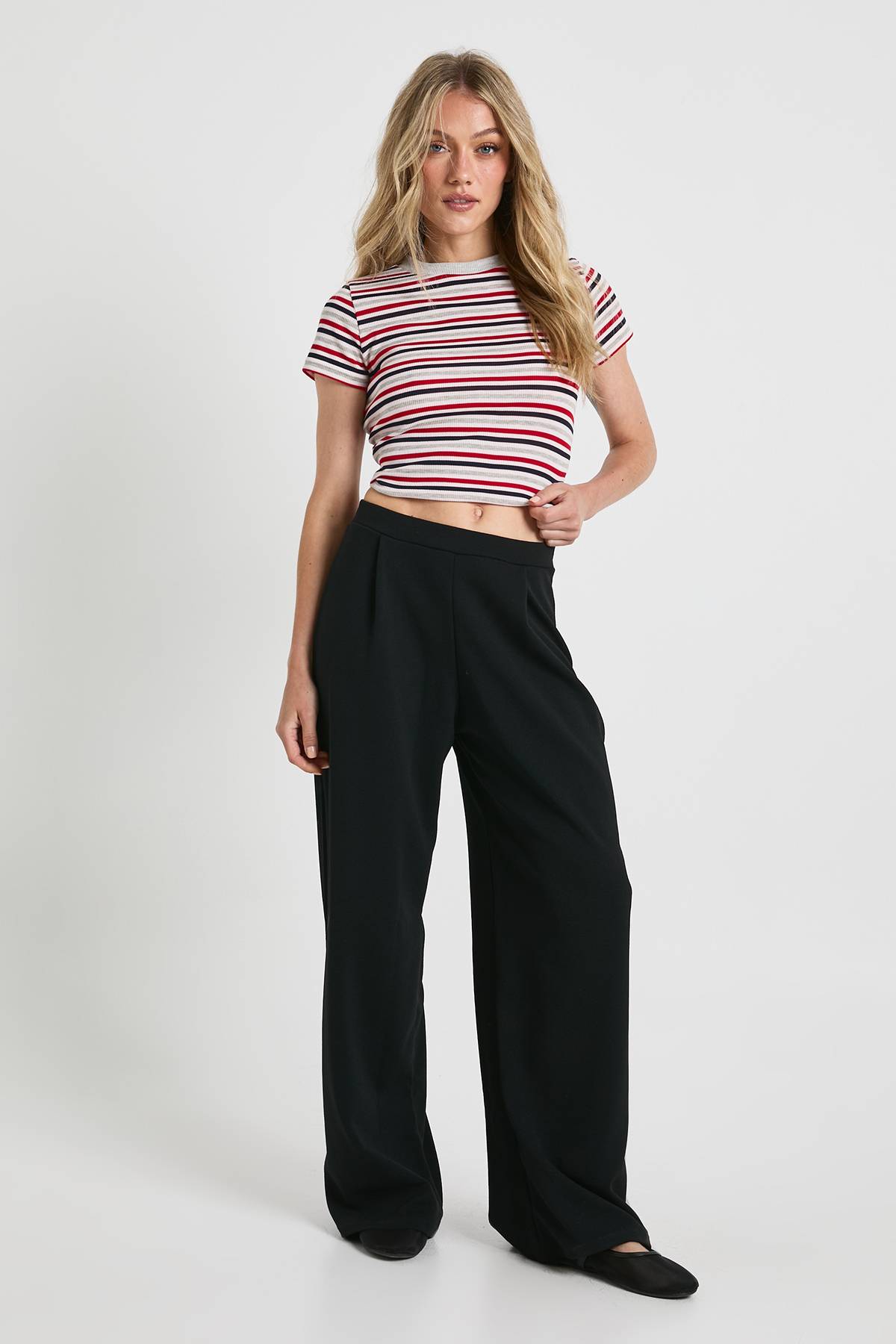 boohoo Pantalon Large Petite Boohoo Basics