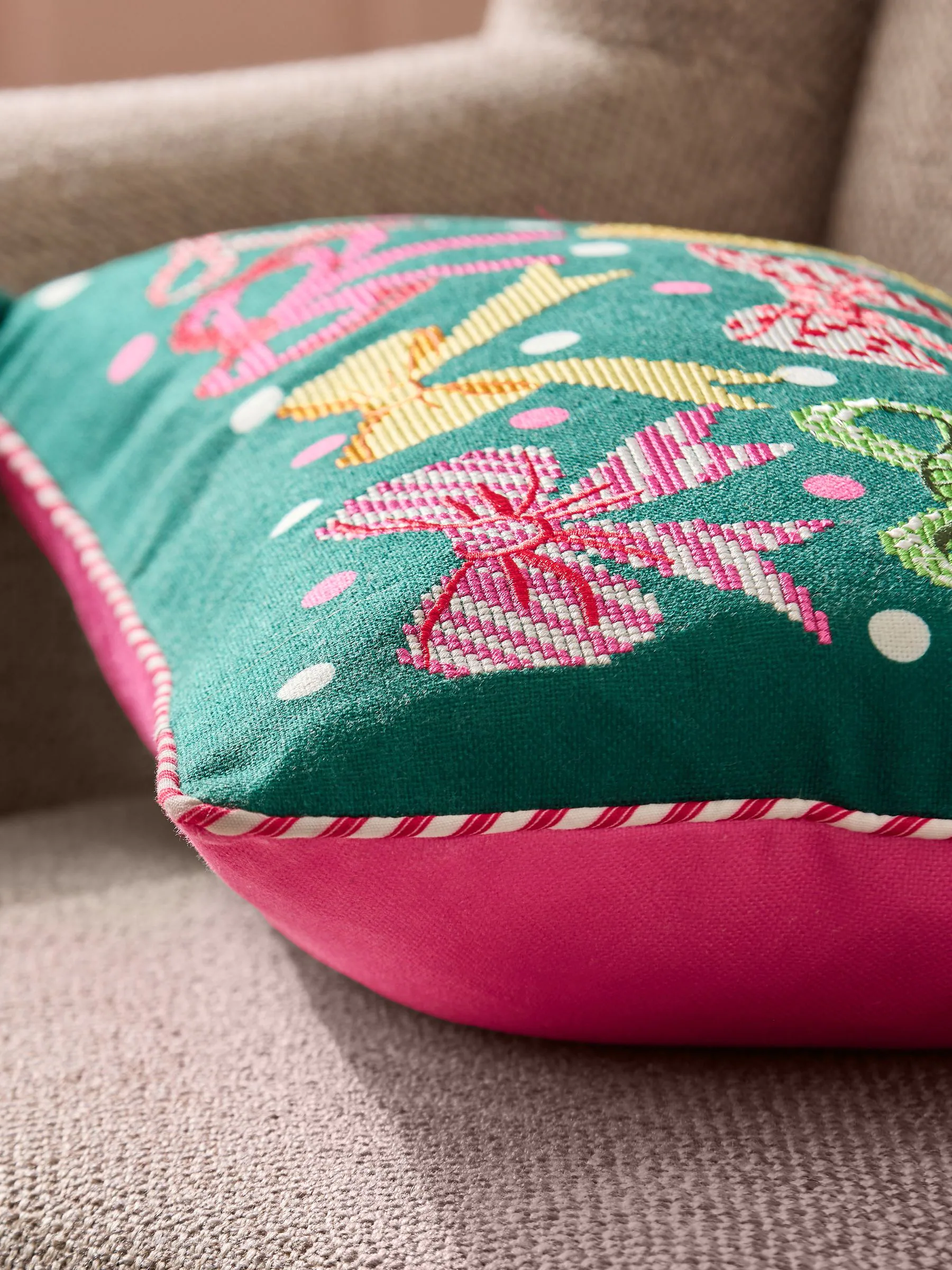 Lucy Tiffney Kerstmis Strikken Needlepoint Kussentje