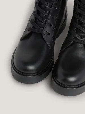 Botas de tornozelo de couro com cadarço