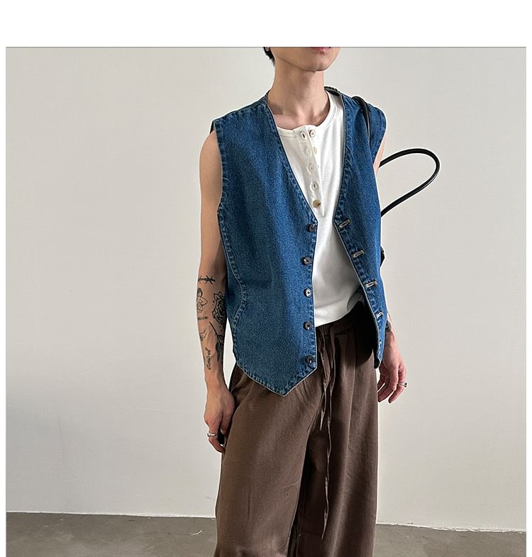 Nahagin - V-hals gewassen denim vest met knopen