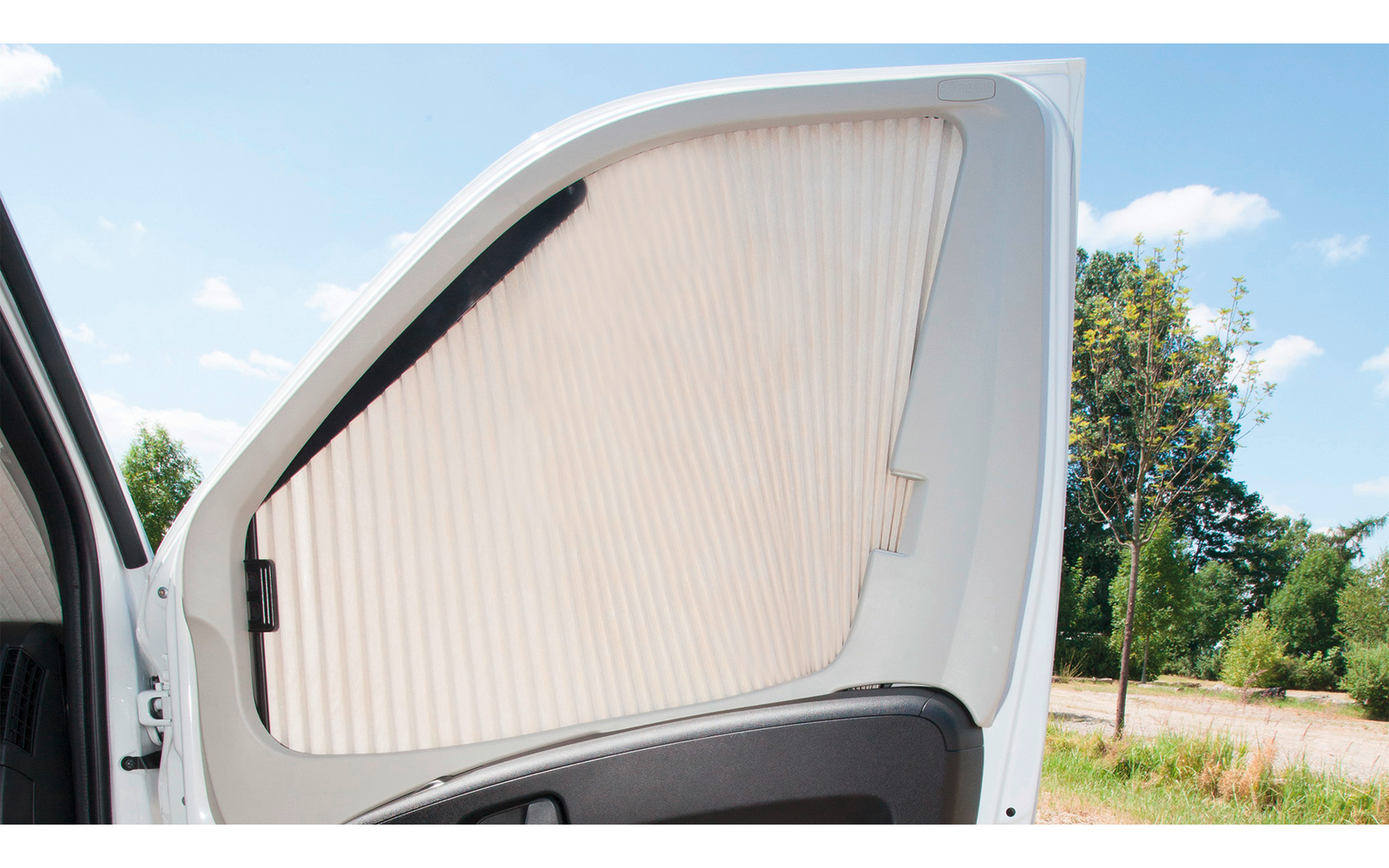 Remis Fahrerhausverdunkelung REMIfront IV  Frontscheibe (Links- und Rechtslenker / ohne Sensoren) für Fiat Ducato (Modell X250) 2006 - 2011